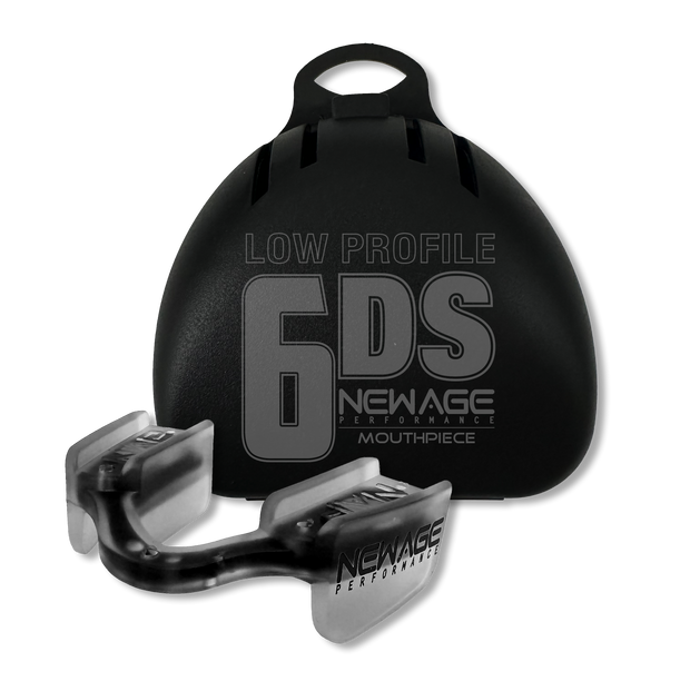 Black 6DS Low Profile Mouthpiece with a matching case in the background, showcasing its sleek and protective design.